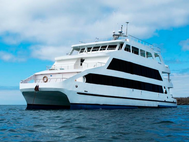 queen-of-galapagos-hotspotstours2